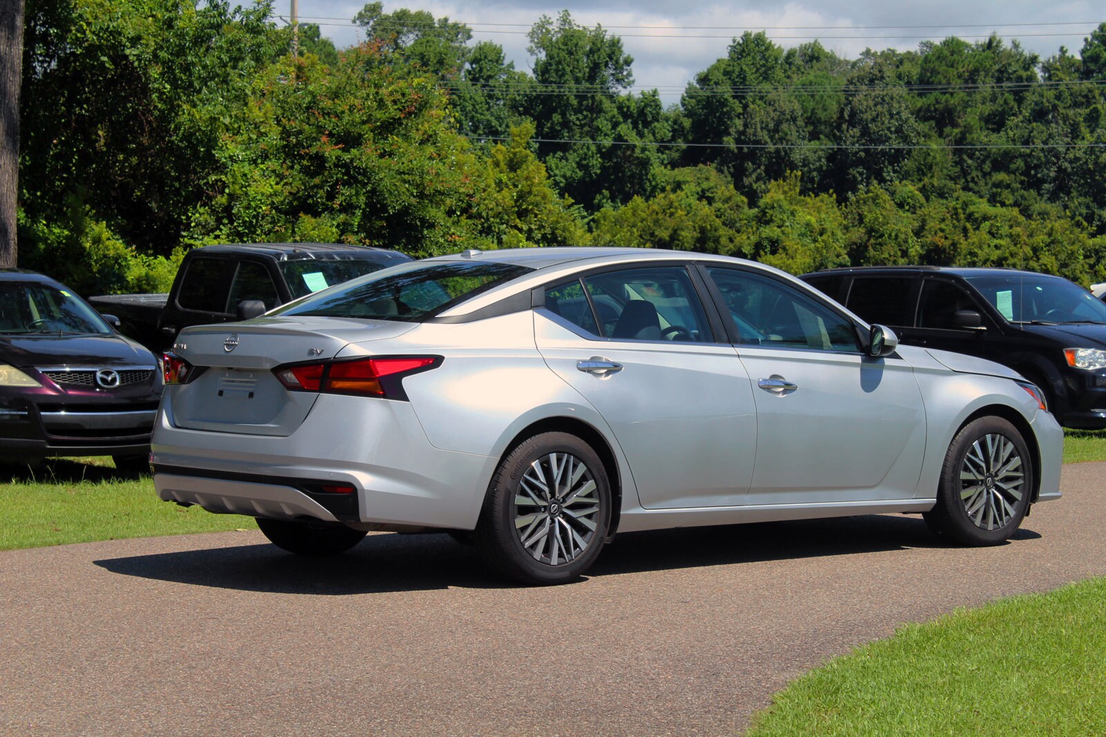 2023 Nissan Altima 2.5 SV photo 4