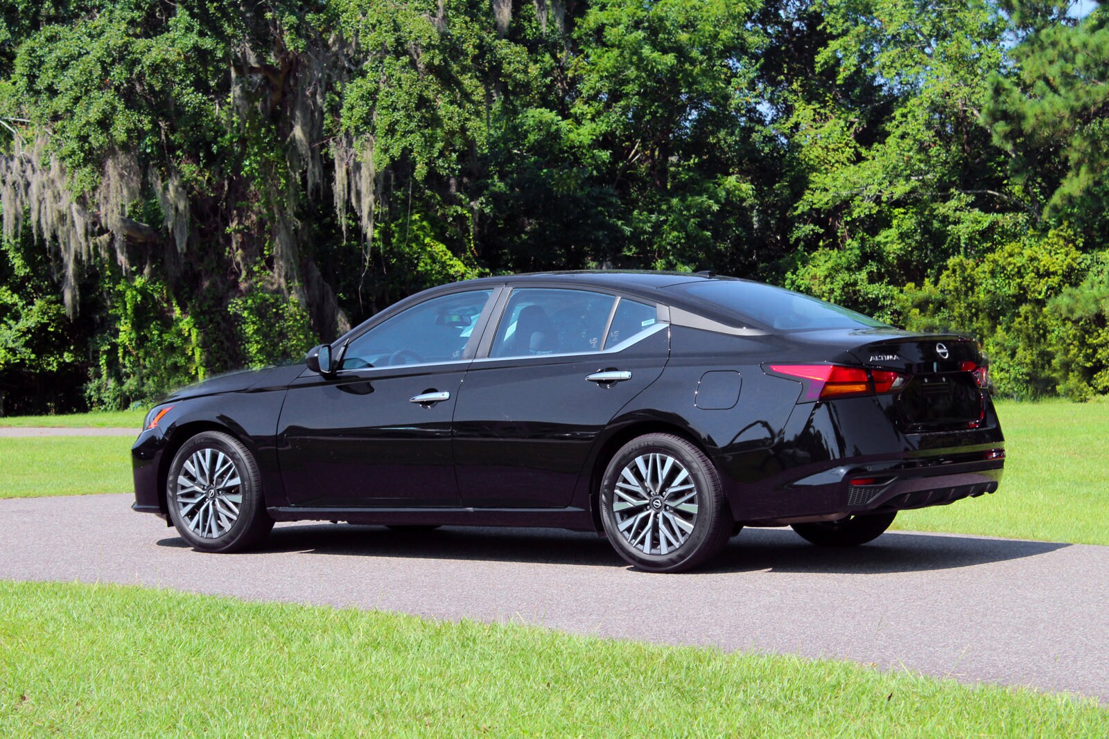 2024 Nissan Altima 2.5 SV photo 3