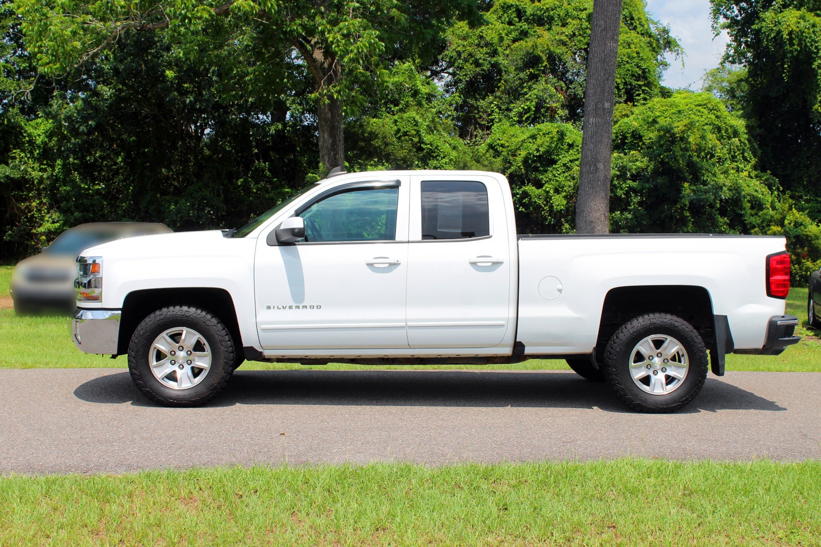 Used 2017 Chevrolet Silverado 1500 LT with VIN 1GCVKREC5HZ379592 for sale in Goose Creek, SC