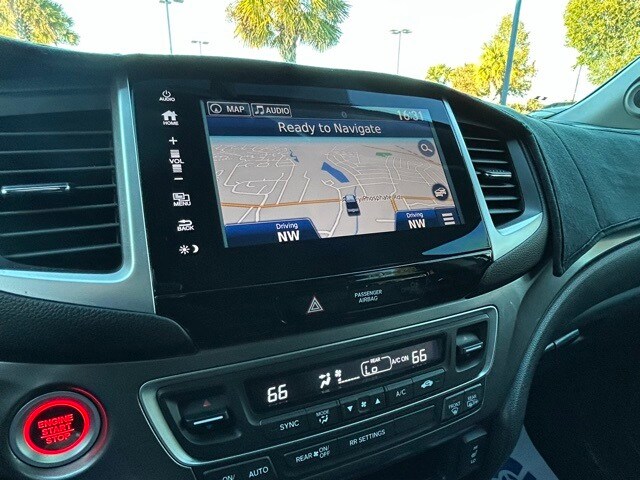 2017 Honda Ridgeline RTL-T photo 3