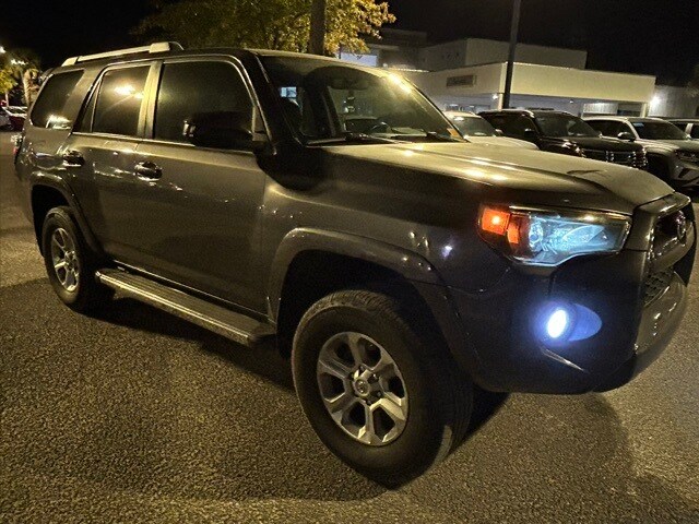 2015 Toyota 4Runner SR5 photo 3