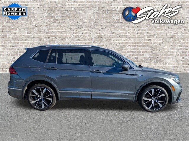 2024 Volkswagen Tiguan SEL R-Line Black photo 3