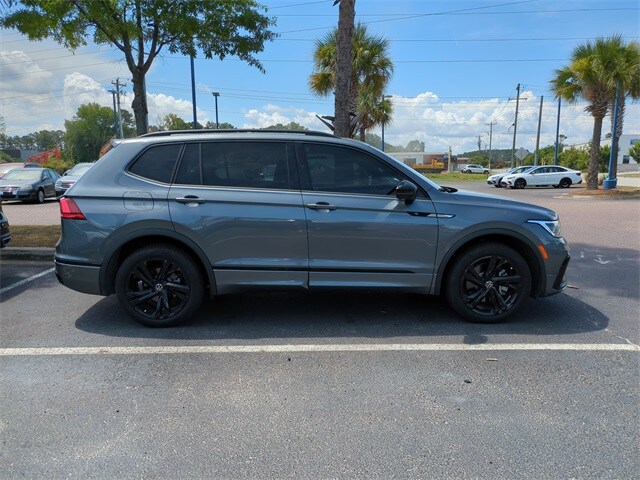 2024 Volkswagen Tiguan SE R-Line Black photo 2