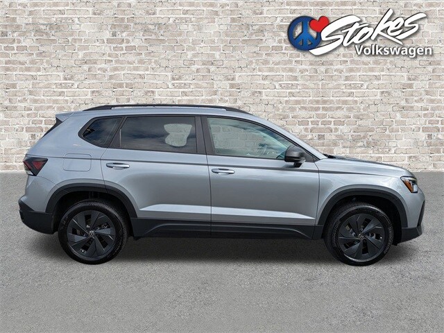 2025 Volkswagen Taos S photo 3