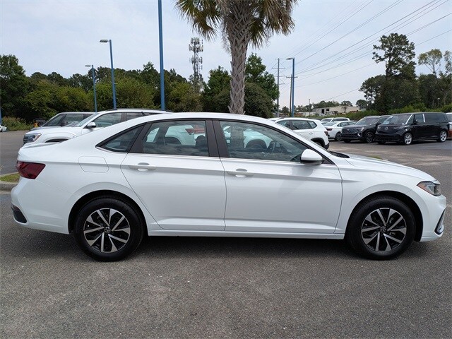 2025 Volkswagen Jetta 1.5T S photo 2