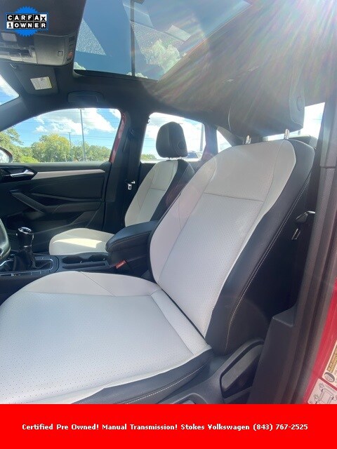 2021 Volkswagen Jetta 1.4T R-Line photo 2
