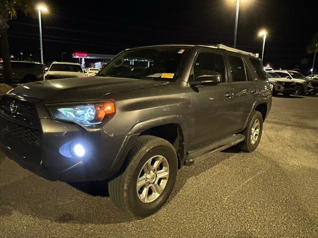 2015 Toyota 4Runner SR5 photo 2