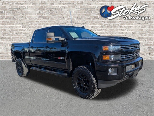 2018 Chevrolet Silverado 2500HD LTZ photo 2