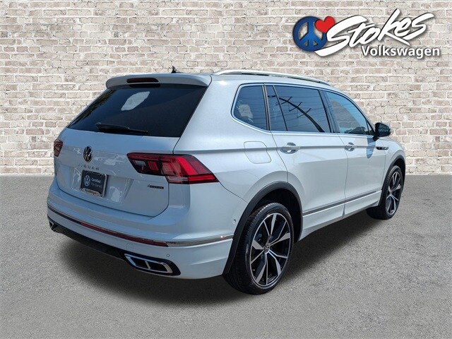 2022 Volkswagen Tiguan SEL Premium R-Line photo 4