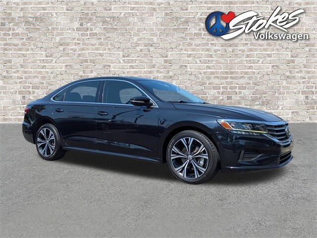 2021 Volkswagen Passat 2.0T SE photo 2
