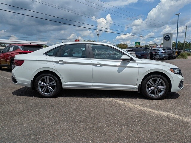 2024 Volkswagen Jetta 1.5T SE photo 3