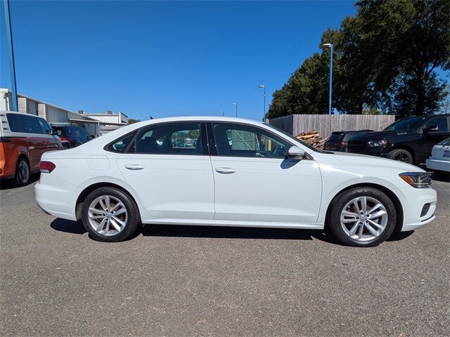 2021 Volkswagen Passat 2.0T S photo 2