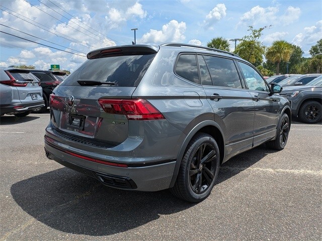 2024 Volkswagen Tiguan SE R-Line Black photo 2