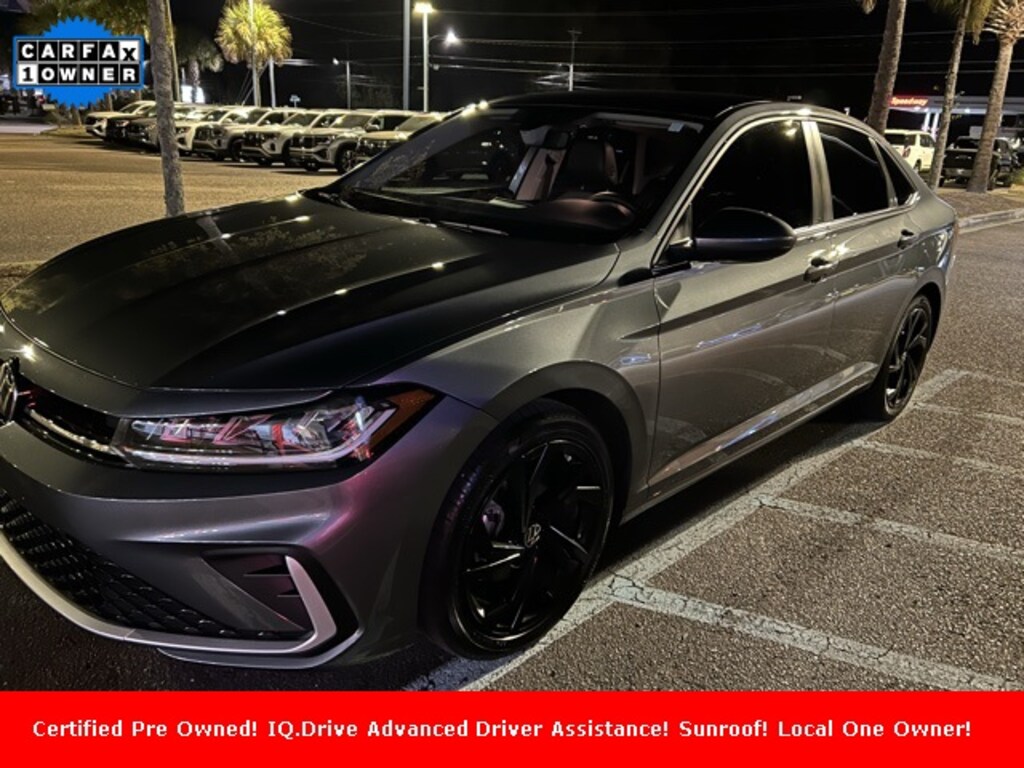 Used 2025 Volkswagen Jetta 1.5T SE Sedan