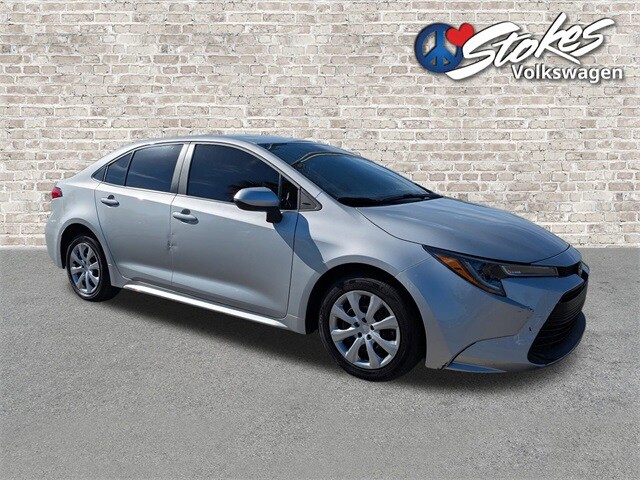 2024 Toyota Corolla LE photo 2