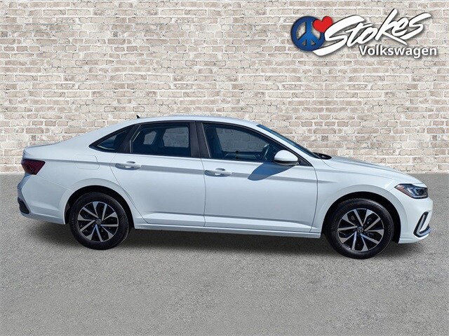 2025 Volkswagen Jetta 1.5T S photo 3