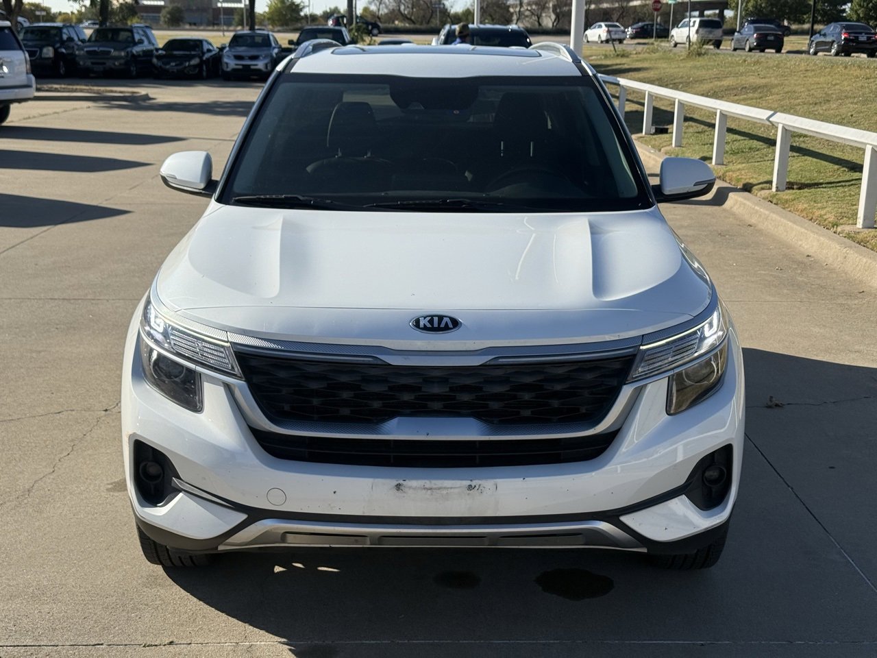 2021 Kia Seltos EX photo 2