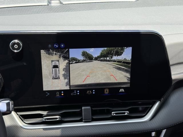 2027 Chevrolet Equinox LT - Photo 14