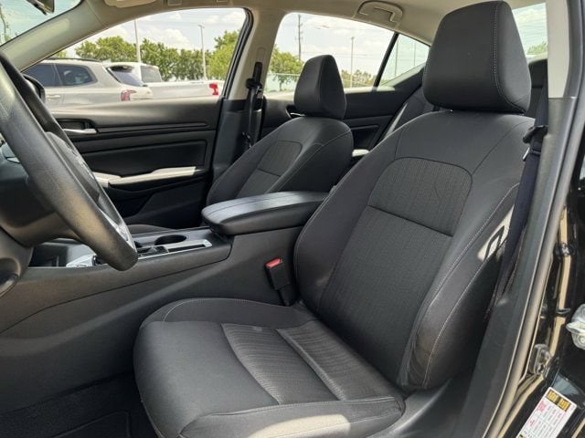 2025 Nissan Altima SV - Photo 25