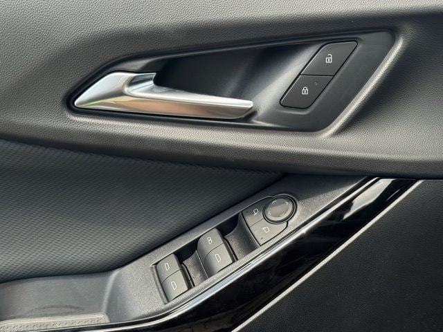2027 Chevrolet Equinox LT - Photo 20