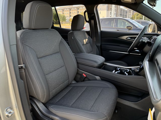 2027 Chevrolet Traverse LT - Photo 23