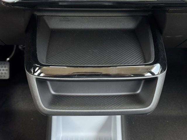 2027 Chevrolet Bolt LT - Photo 16