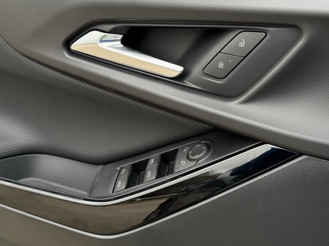 2027 Chevrolet Equinox LT - Photo 20