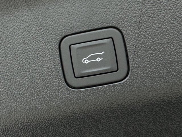 2026 Chevrolet Suburban RST - Photo 28