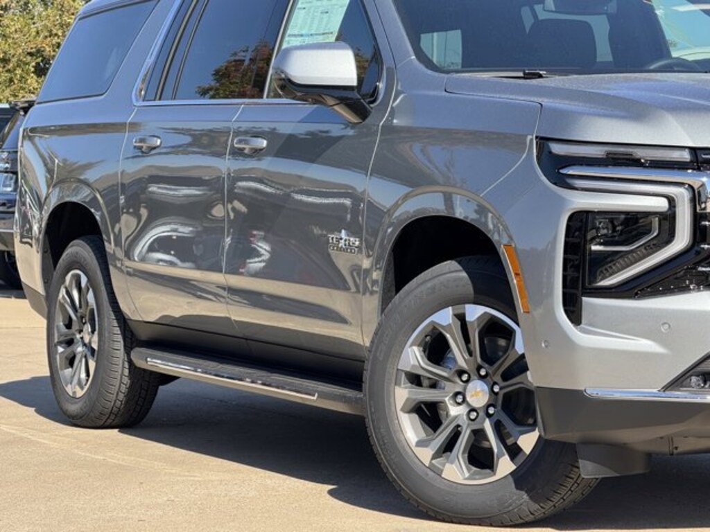 New 2026 Chevrolet Suburban LT SUV