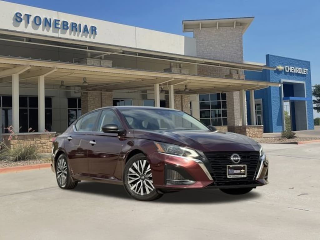 Used 2024 Nissan Altima 2.5 SV Sedan