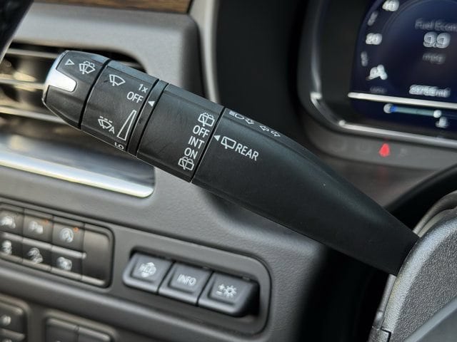 2024 Chevrolet Suburban Premier - Photo 23