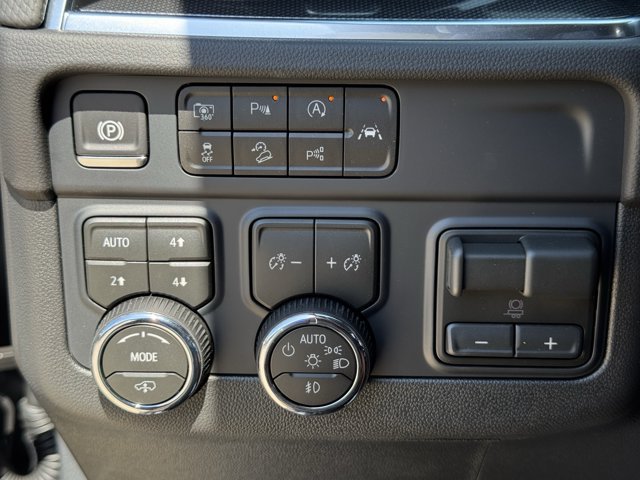 2026 Chevrolet Suburban RST - Photo 18