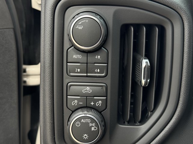 2026 Chevrolet Silverado 1500 Custom Trail Boss - Photo 18