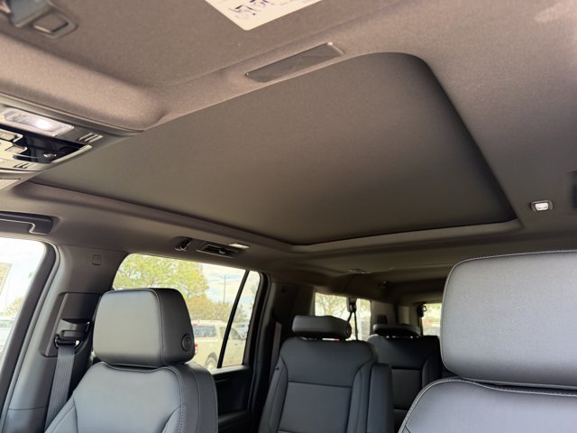 2027 Chevrolet Suburban Z71 - Photo 23
