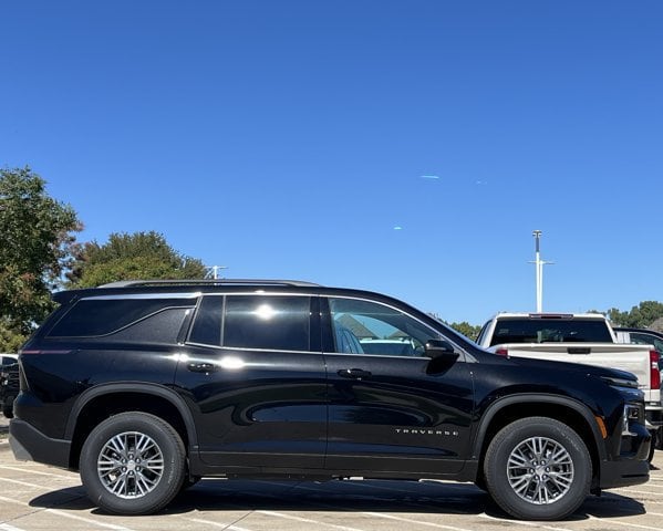 2027 Chevrolet Traverse LT - Photo 2