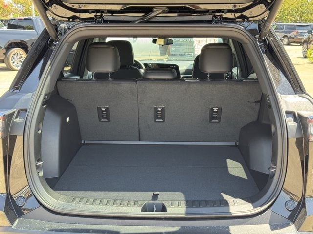 2027 Chevrolet Equinox LT - Photo 24