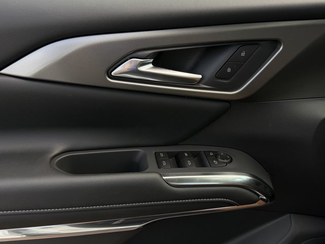 2027 Chevrolet Traverse LT - Photo 22
