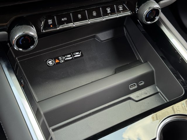 2026 Chevrolet Suburban LT - Photo 15