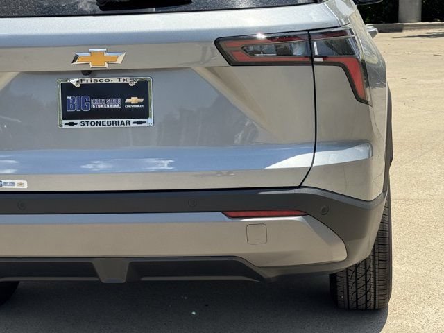 2027 Chevrolet Equinox LT - Photo 7