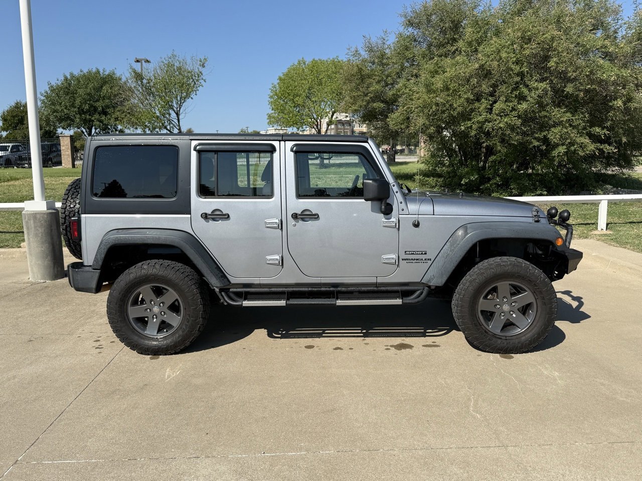 2014 Jeep Wrangler Unlimited Sport photo 3