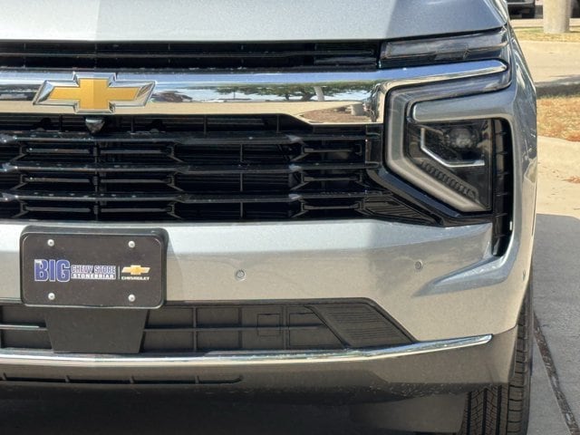 2026 Chevrolet Suburban LS - Photo 9