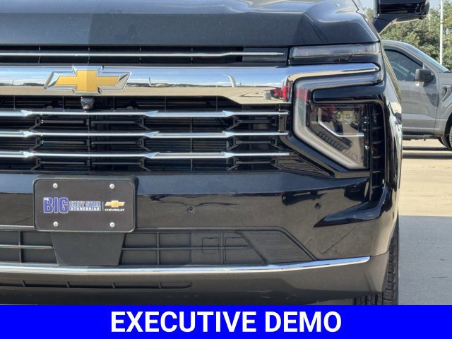 2026 Chevrolet Suburban LT - Photo 8