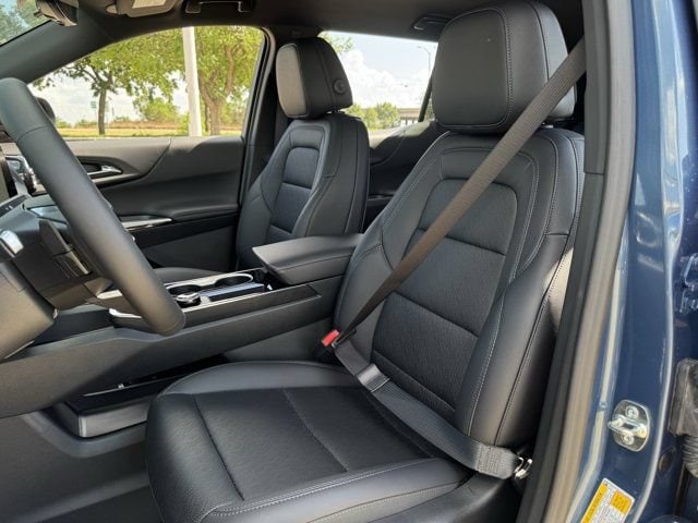 2027 Chevrolet Equinox LT - Photo 22