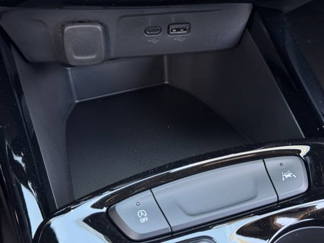2026 Chevrolet Trax RS - Photo 16