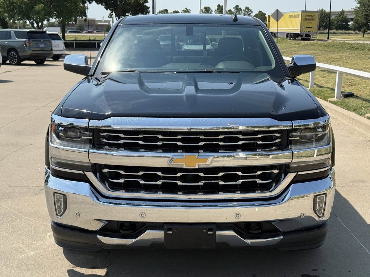 2018 Chevrolet Silverado 1500 LTZ photo 2