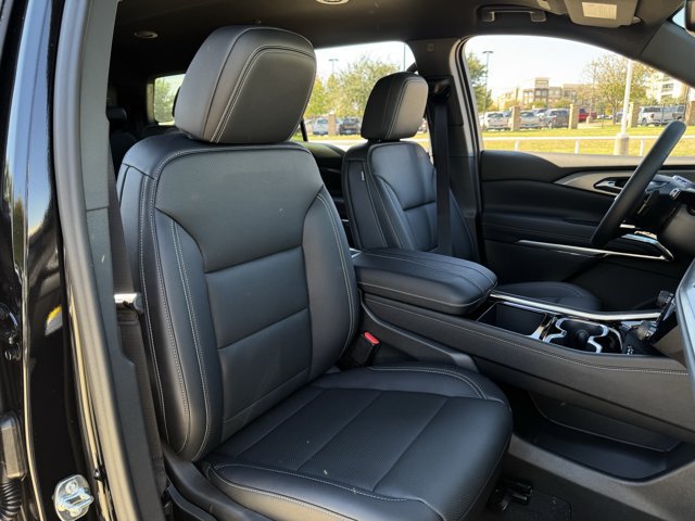 2027 Chevrolet Traverse LT - Photo 23