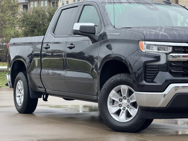 2024 Chevrolet Silverado 1500 LT photo 3
