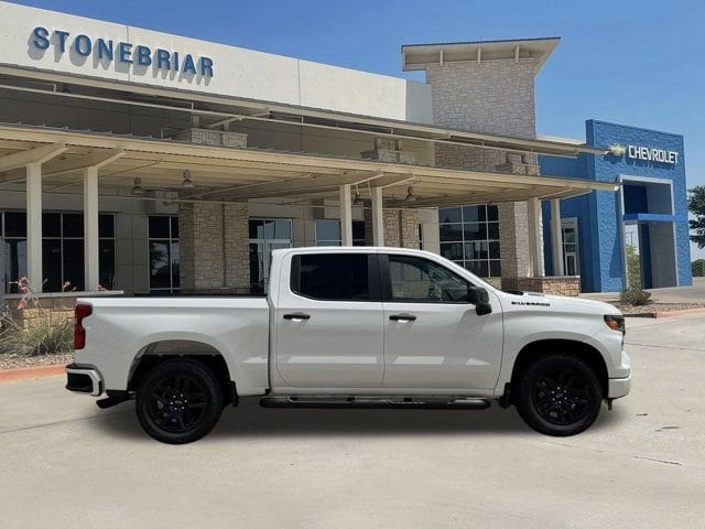 New 2026 Summit White Chevrolet Custom image 4