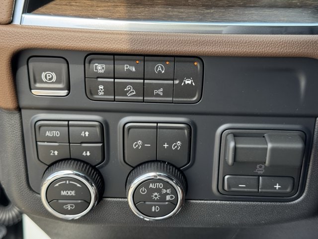 2026 Chevrolet Suburban High Country - Photo 18