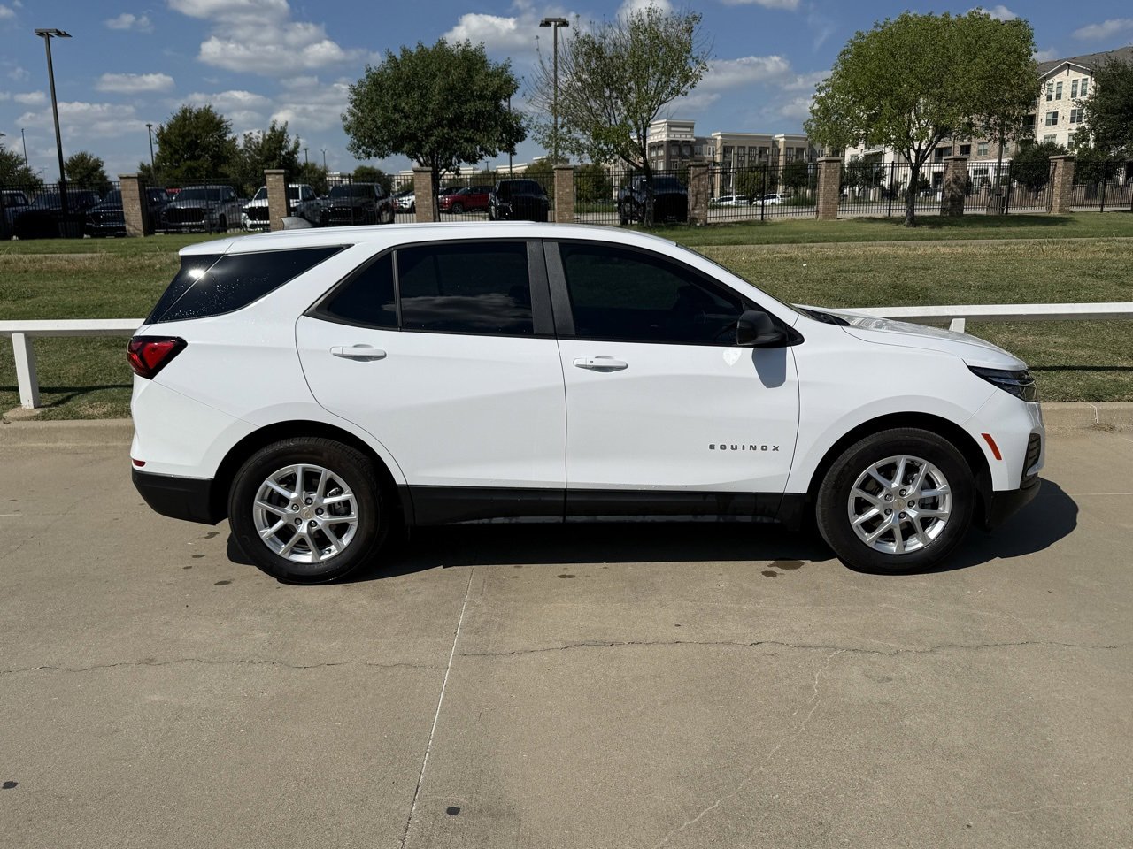 2024 Chevrolet Equinox LS photo 2